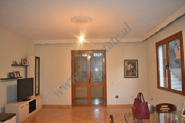 Office environment for rent in Abraham Linkoln in Tirana.
The apartment it is positioned on the fir